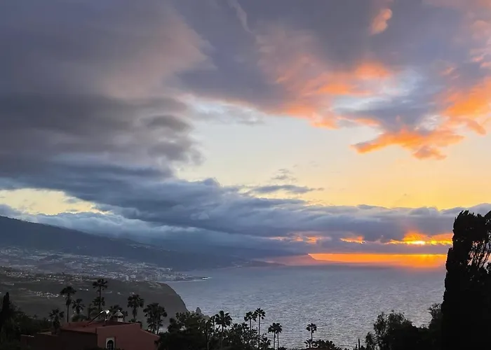 Great Views & Heated Pool - El Perenquen 5 Apartment